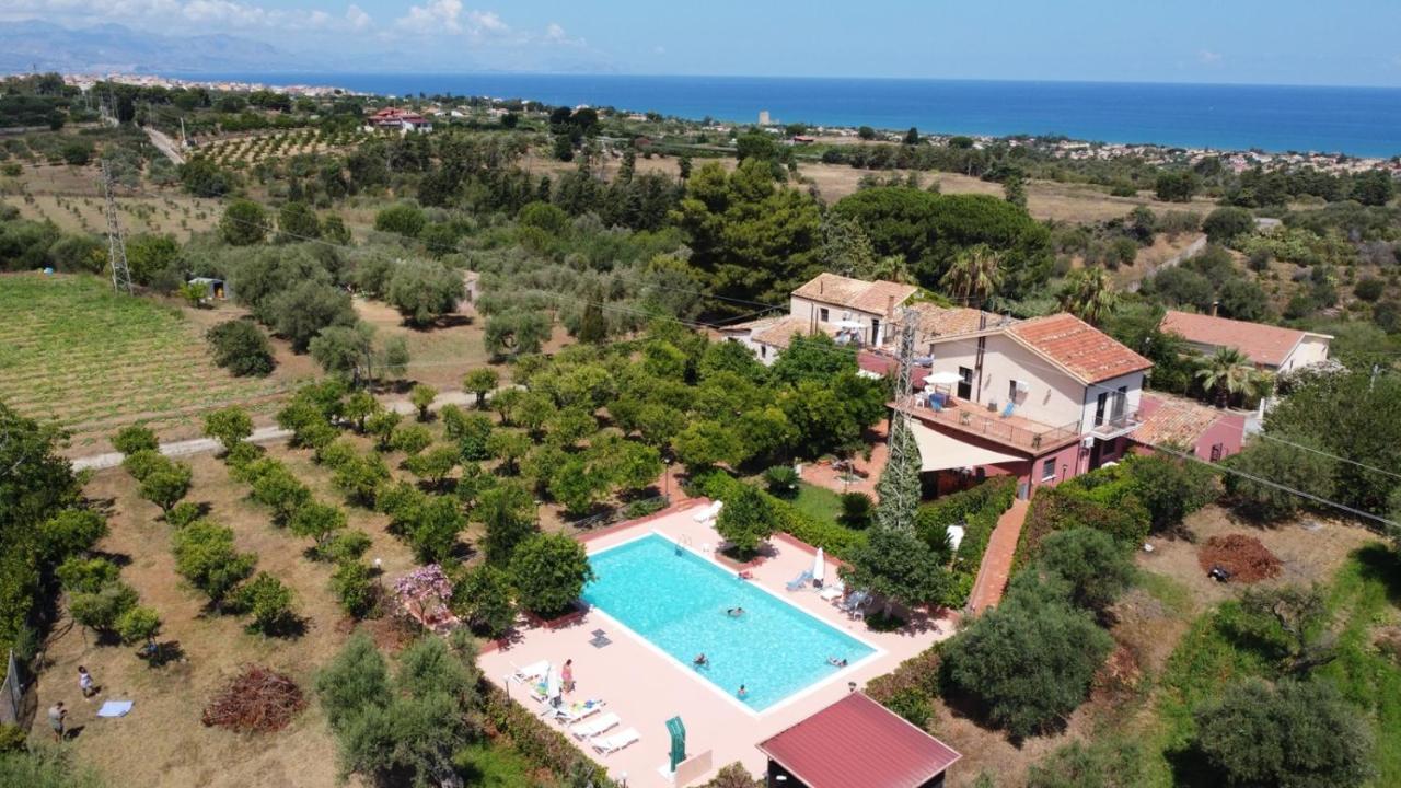 Il Casale Il Sole E La Margherita Campofelice Di Roccella Dış mekan fotoğraf